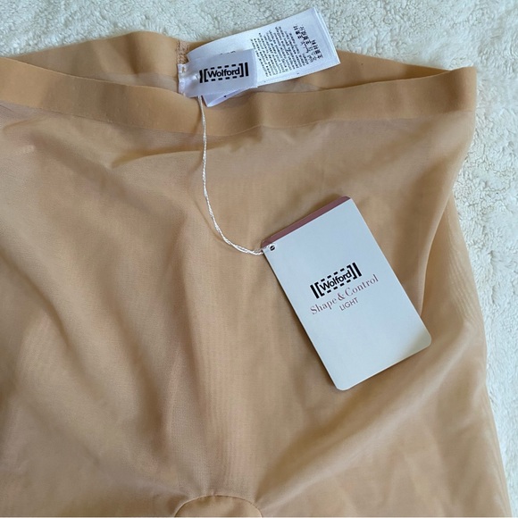 Wolford. Light shape and control shorts. Size 6 - Picture 2 of 4